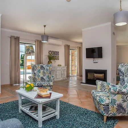 بيت للعطل Schoenes Haus In Carvoeiro Mit Privatem Parkplatz By Interhome Sesmarias
